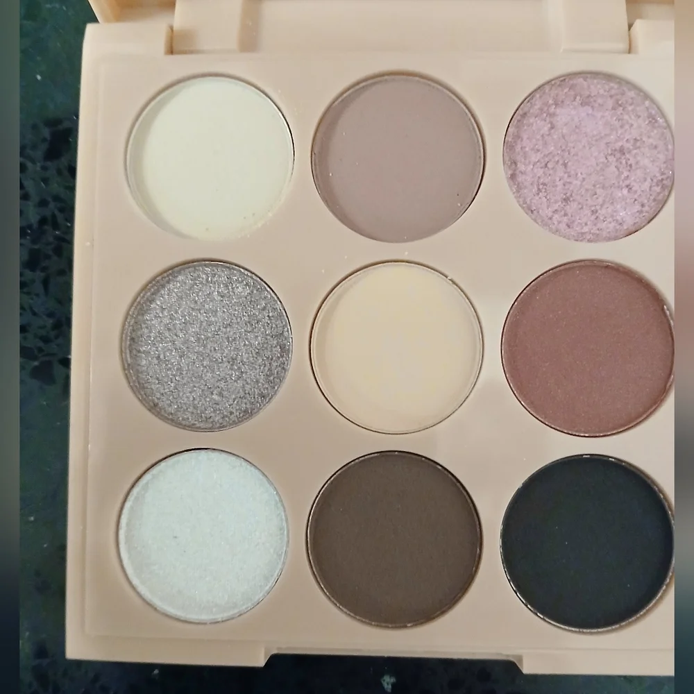 NWT Estate Rose Rendezvous Eyeshadow Palette 9 Panel High Pigments Matte Shimmer